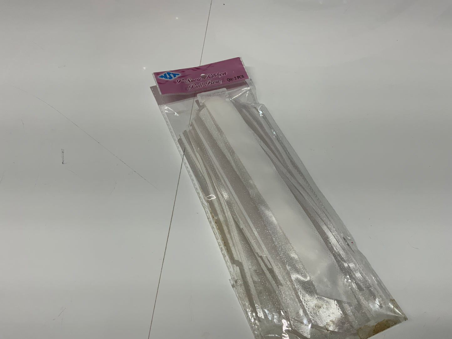 9" Snow Ribbon Pull Bow