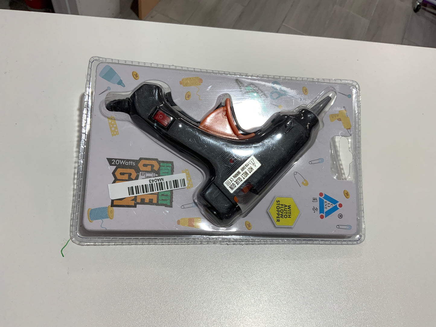 MA043 Glue Gun