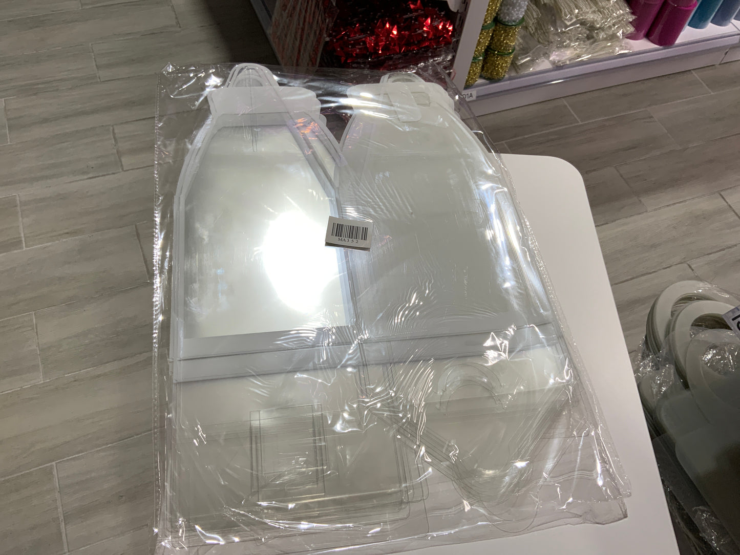 MA352 Tall Transparent Flower Box