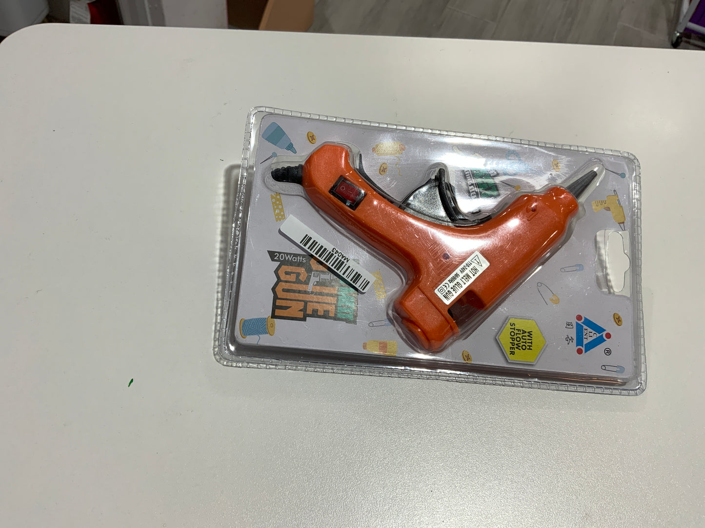 MA043 Glue Gun
