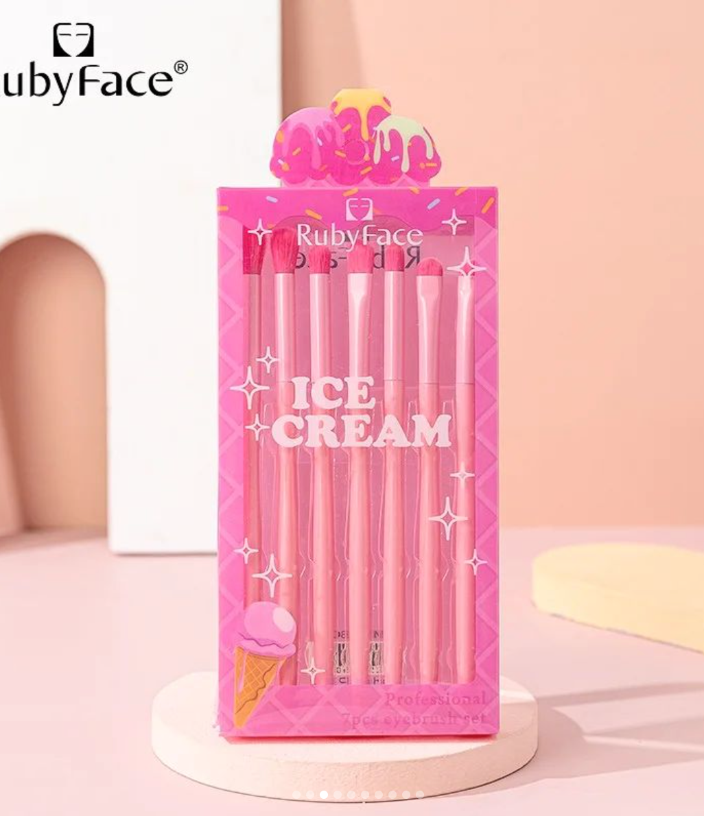 BQL04 Ice Cream Makeup Brushes 4Pcs