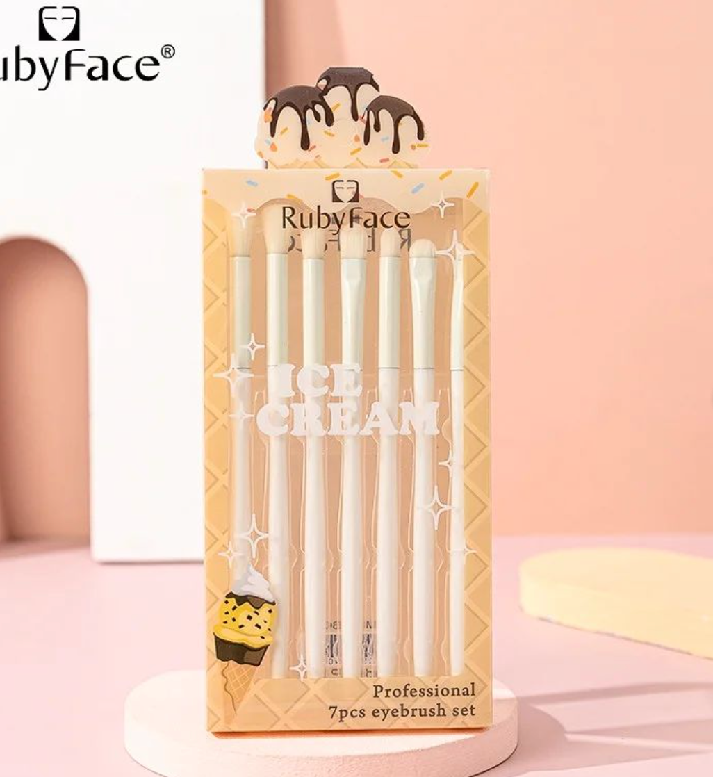 BQL04 Ice Cream Makeup Brushes 4Pcs