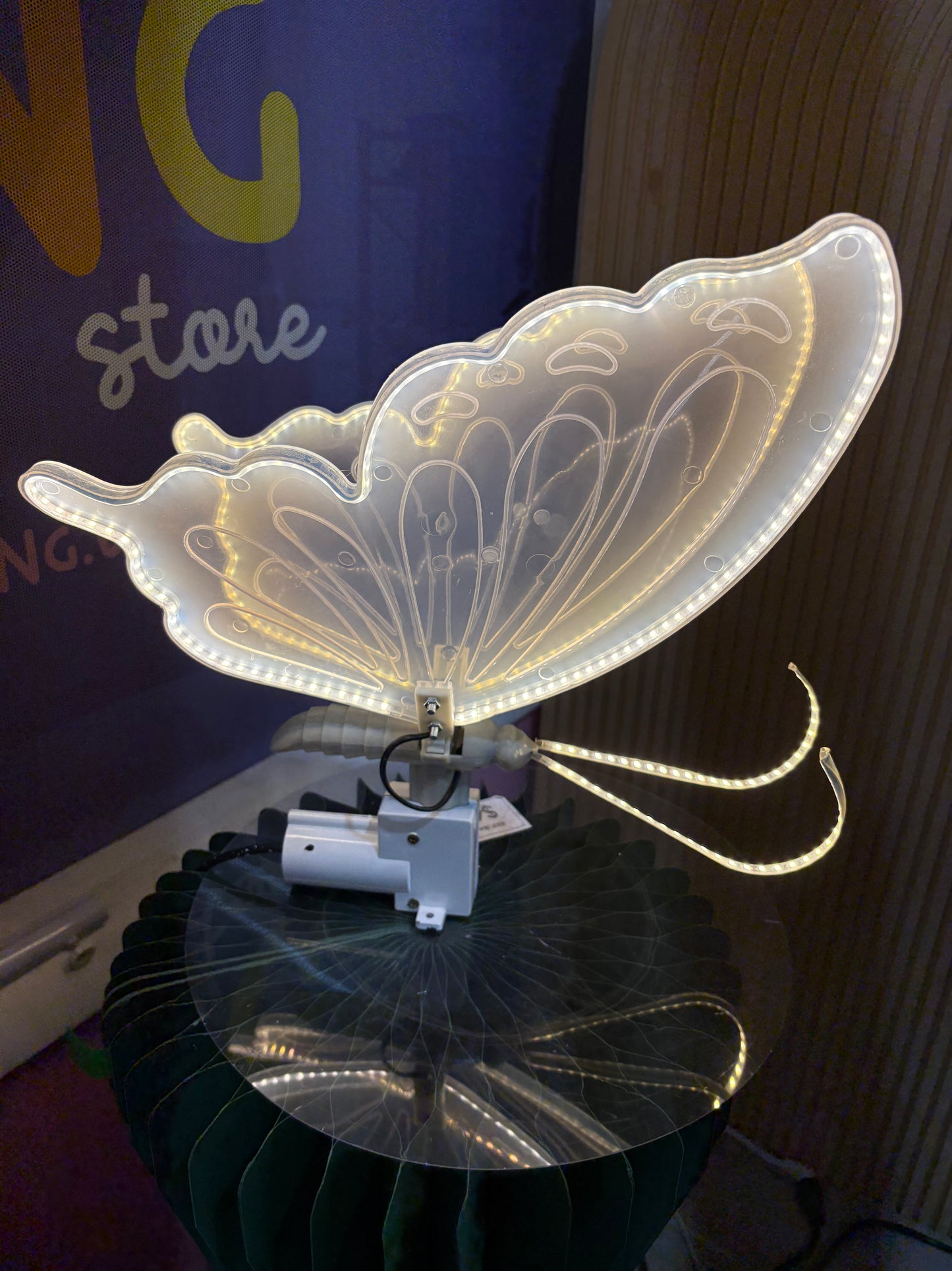 MA577 Dynamic Electric LED Butterfly
