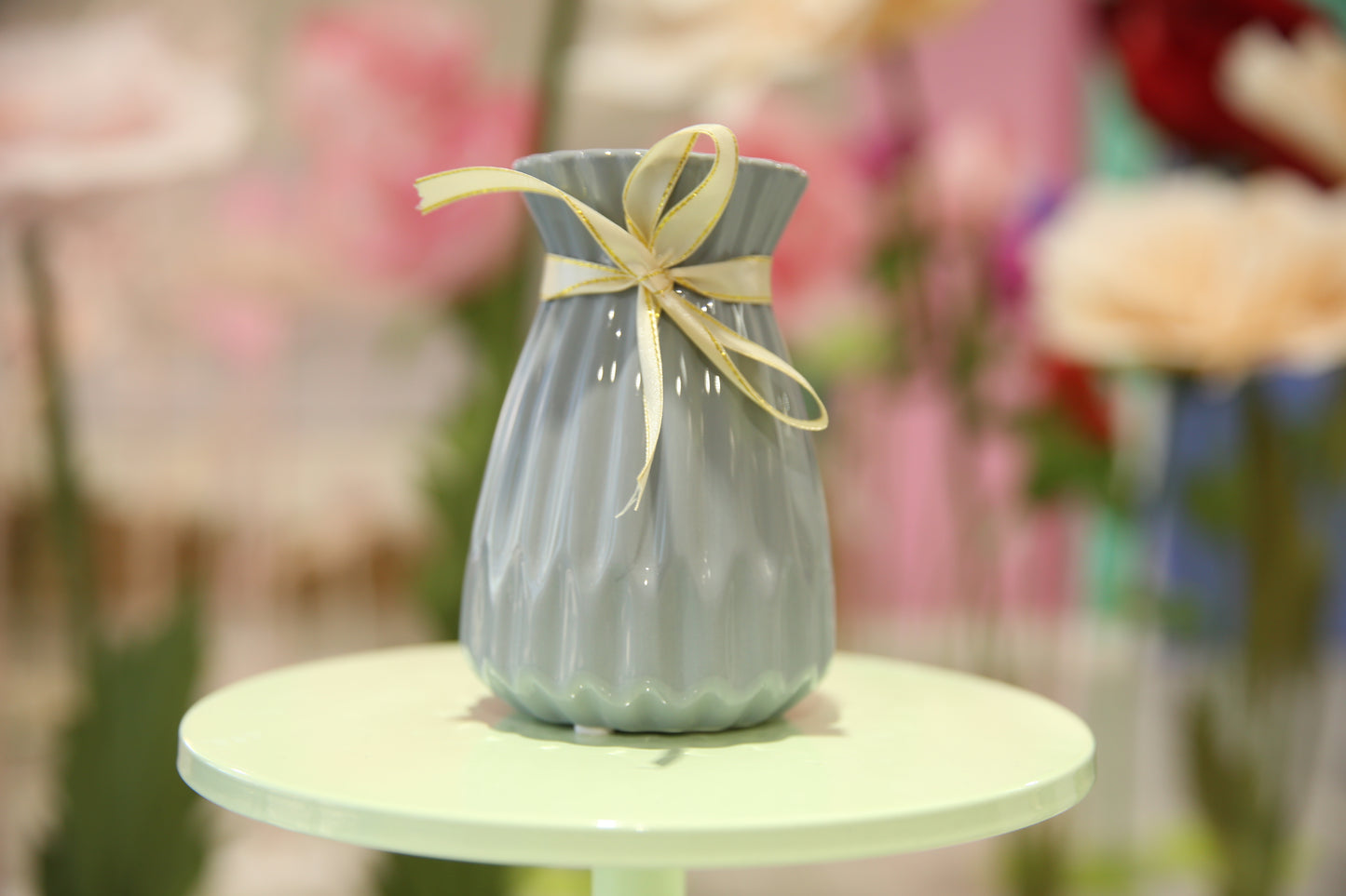 MA239-3 Small Blue Bow vase