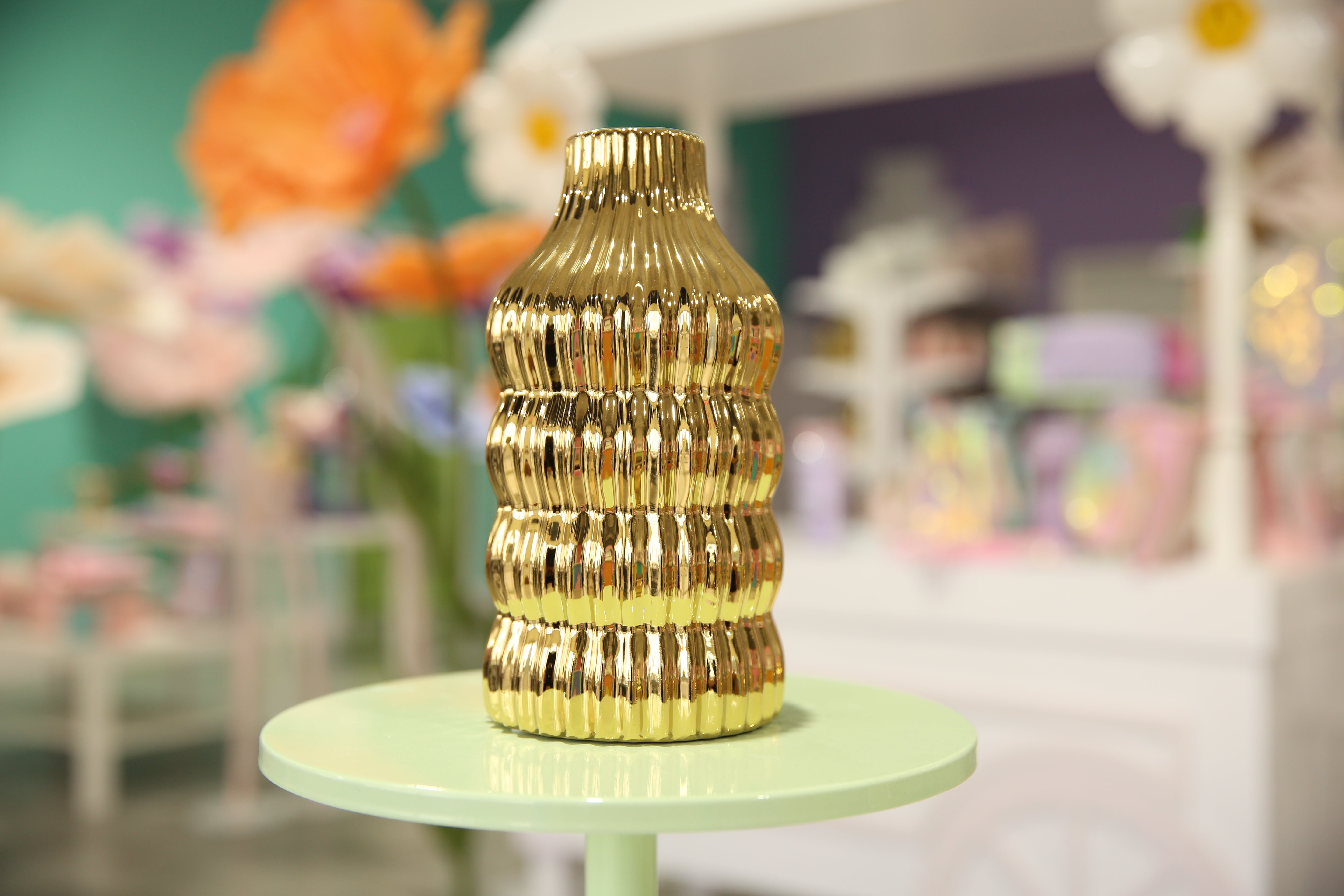 Vase Store MA241-4 Elegant Gold Porcelain Vase – Everything USA Store
