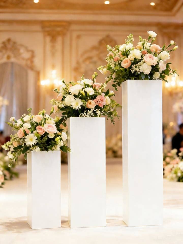 ✨ Acrylic Display Pillar Set – 3 Pieces